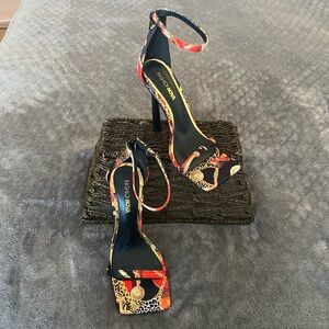 Fashion Nova 4 1/2” Heel Sandal